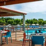 Goelia Riviera מלון דירות 4*