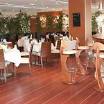 Goelia Riviera מלון דירות 4*