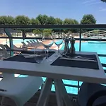 Goelia Riviera מלון דירות מאנדליה-לה-נאפול