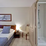מלון דירות Goelia Riviera 4*