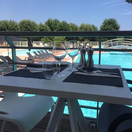 Goelia Riviera Апарт-отель Мандельё-ла-Напуль